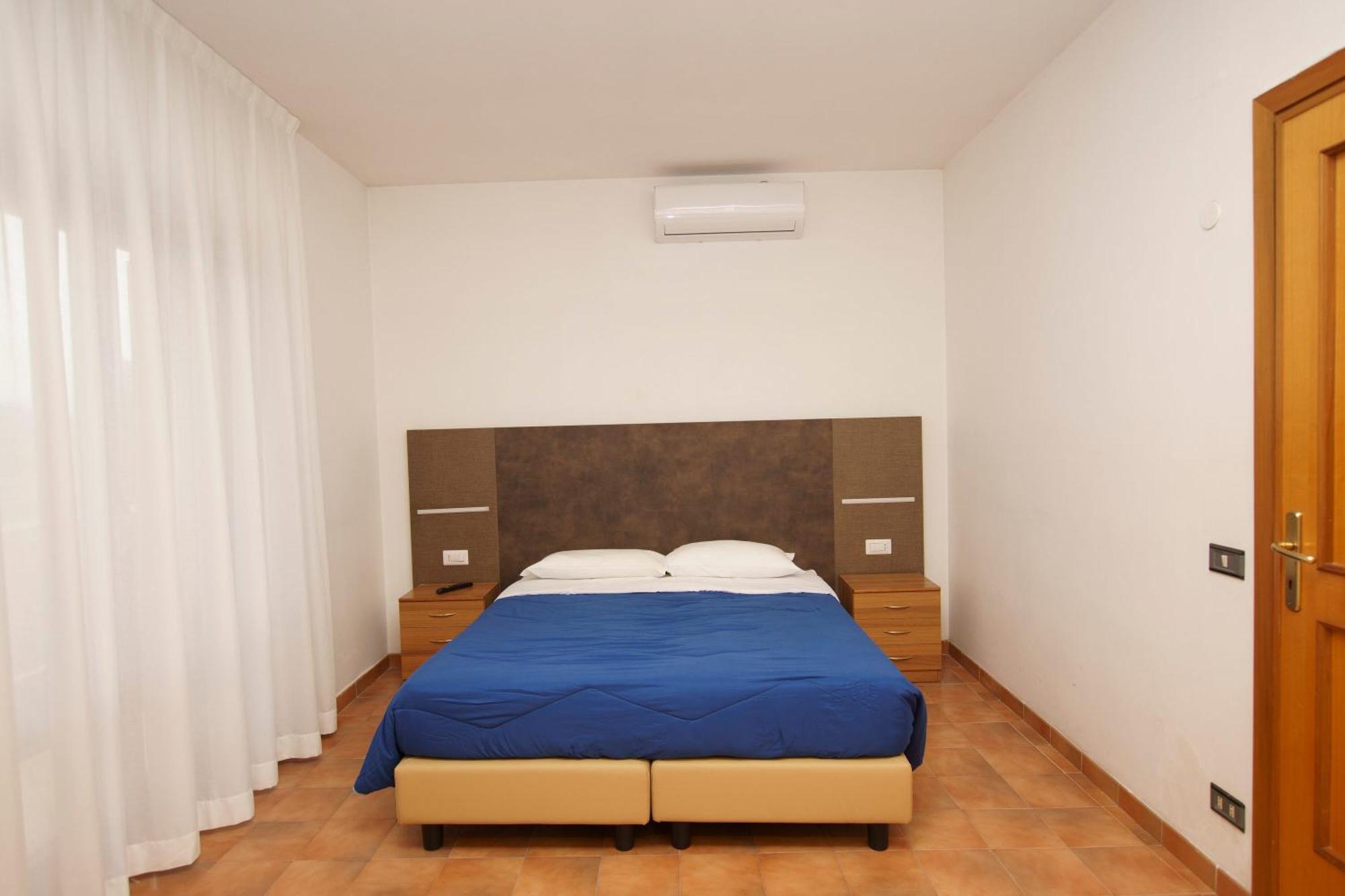 Due Leoni Hotel